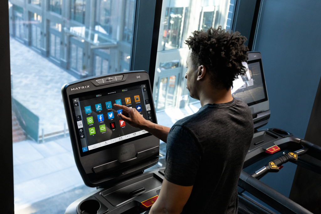 MX LIFESTYLE BRAND male treadmill right hand select hi angle lores